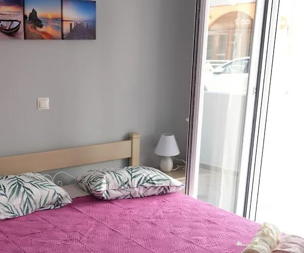 Bright & Comfy Near The