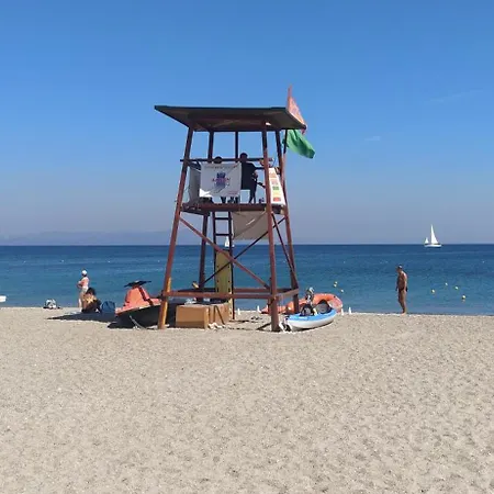 شقة Bright & Comfy Near The *