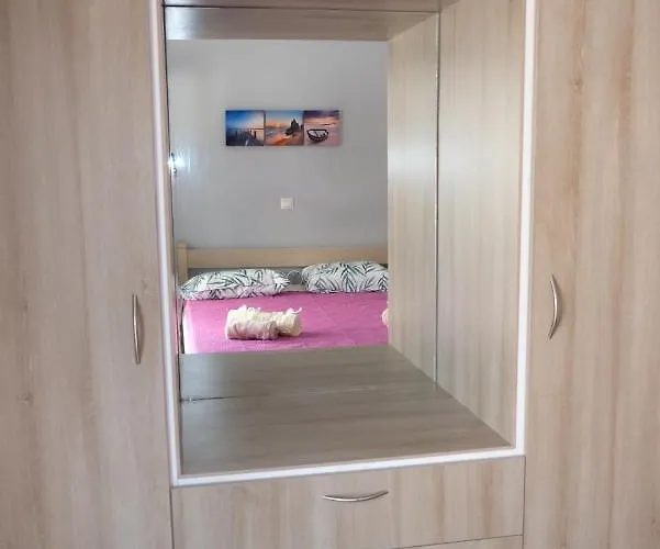 Bright & Comfy Near The