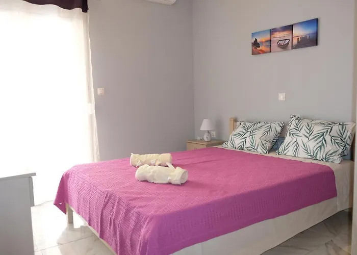 Bright & Comfy Near The *