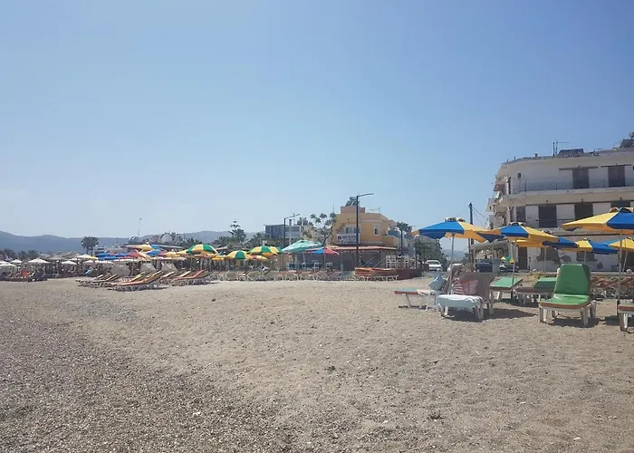 Bright & Comfy Near The *