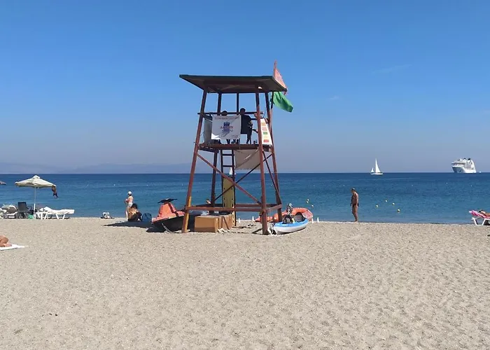 شقة Bright & Comfy Near The *