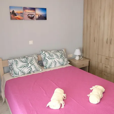 Daire Bright & Comfy Near The *