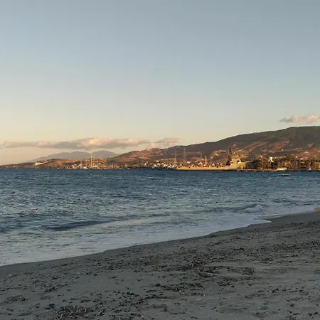 Apartament Bright & Comfy Near The *