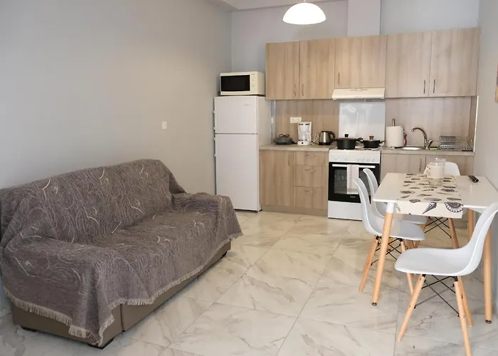 Bright & Comfy Near The דירה העיירה קוס