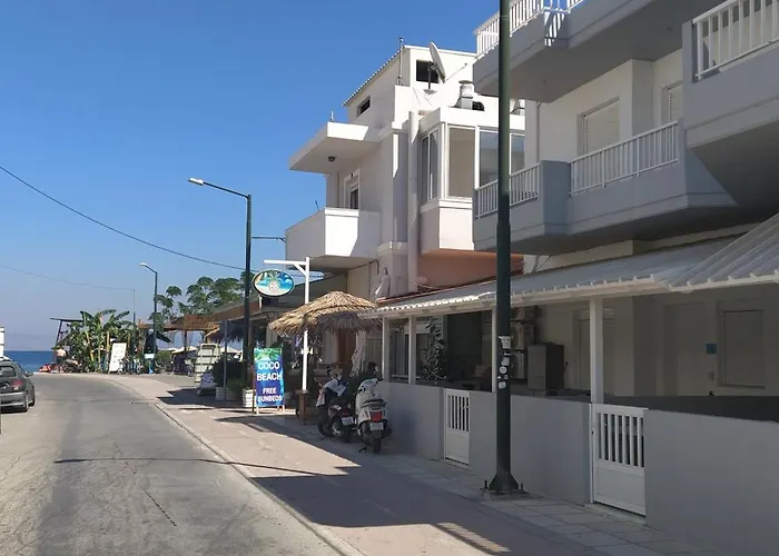 Bright & Comfy Near The דירה העיירה קוס